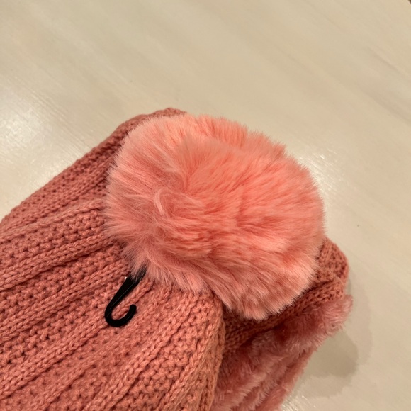 UGG Sweather weather Pink Pom pom Hat and Infinity Scarf Set NWT - Picture 4 of 5